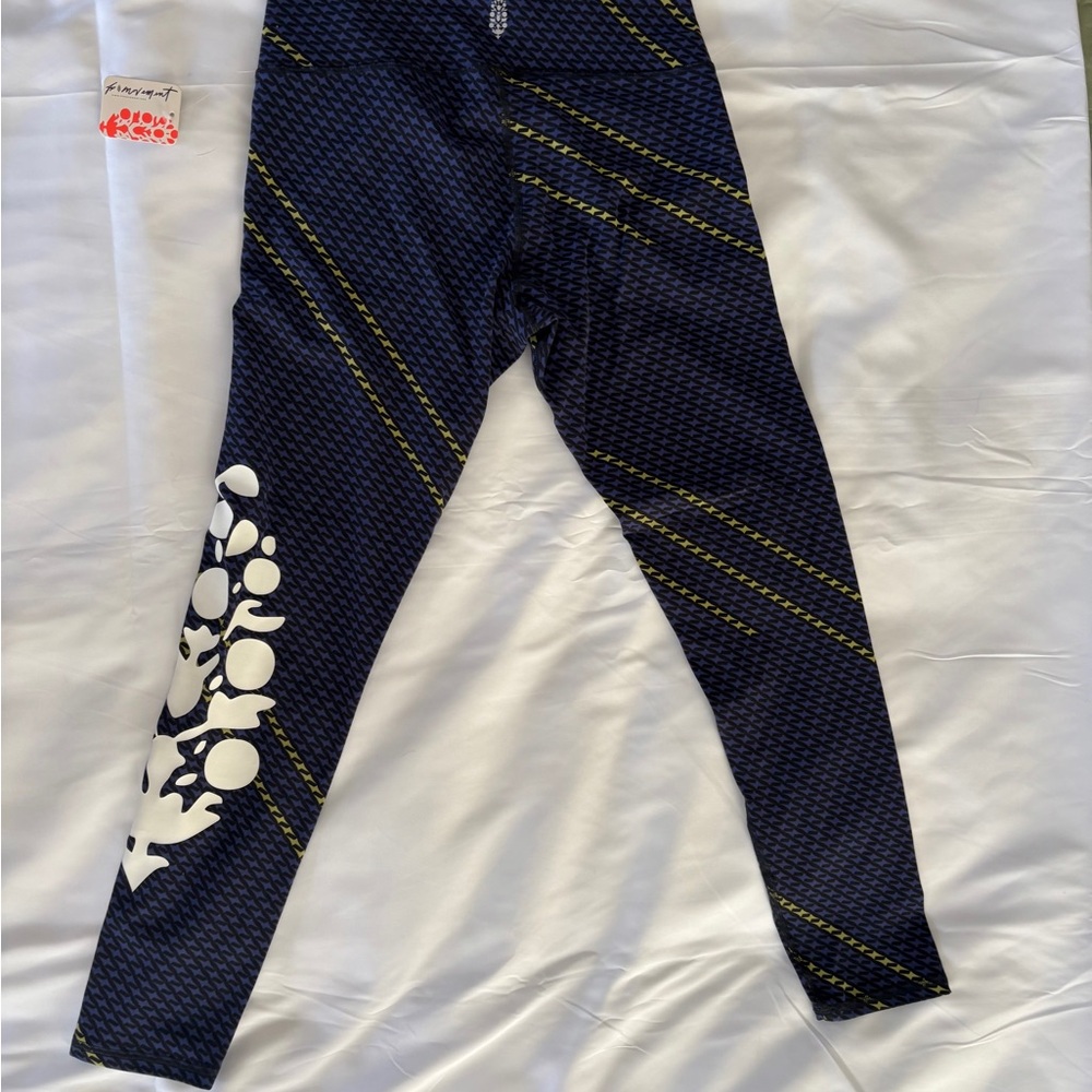 NWT-Free Movement, Free People patterned athletic leggings. - Picture 3 of 6